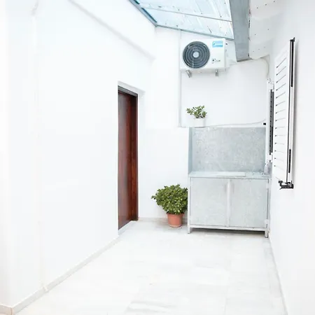 Zorbas House *